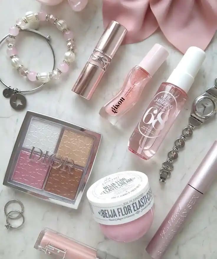 Viral Güzellik Ürünleri: Kuru Ciltten Saç Bakımına Etkili ve Uygun Seçenekler