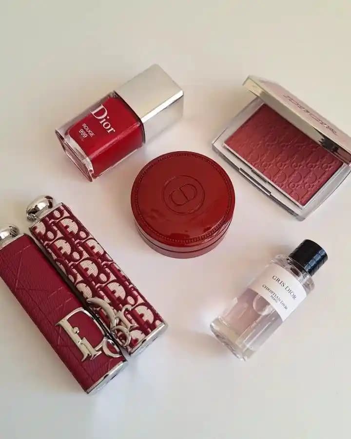 Lüks Makyaj Ürünlerinde Hediye Seçimi: Marka, Ambalaj ve Kullanım Önerileri