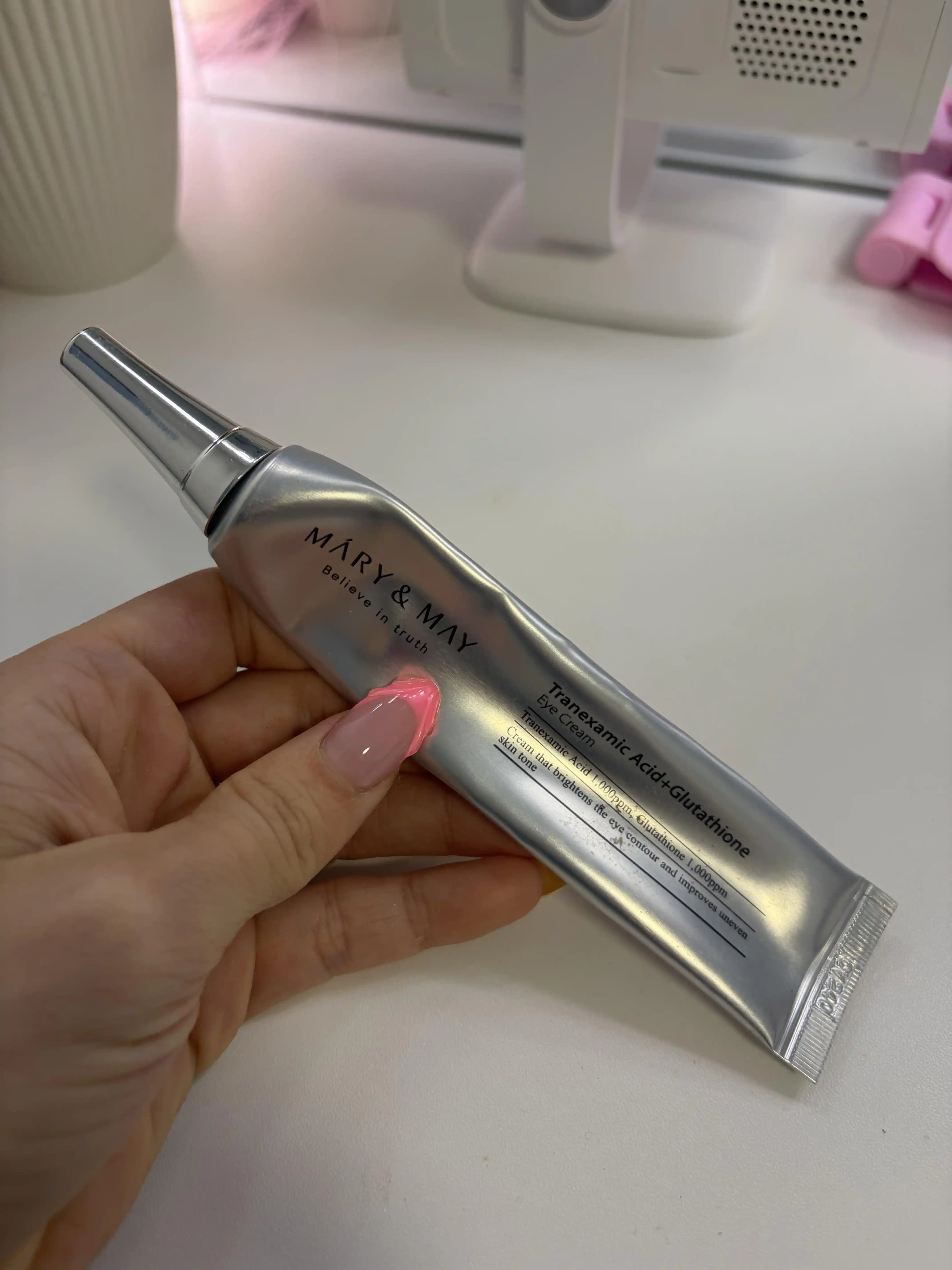 Mary&May Göz Kremi: Koyu Halkalar ve Kuru Ciltler İçin İçerik ve Kullanıcı Yorumları