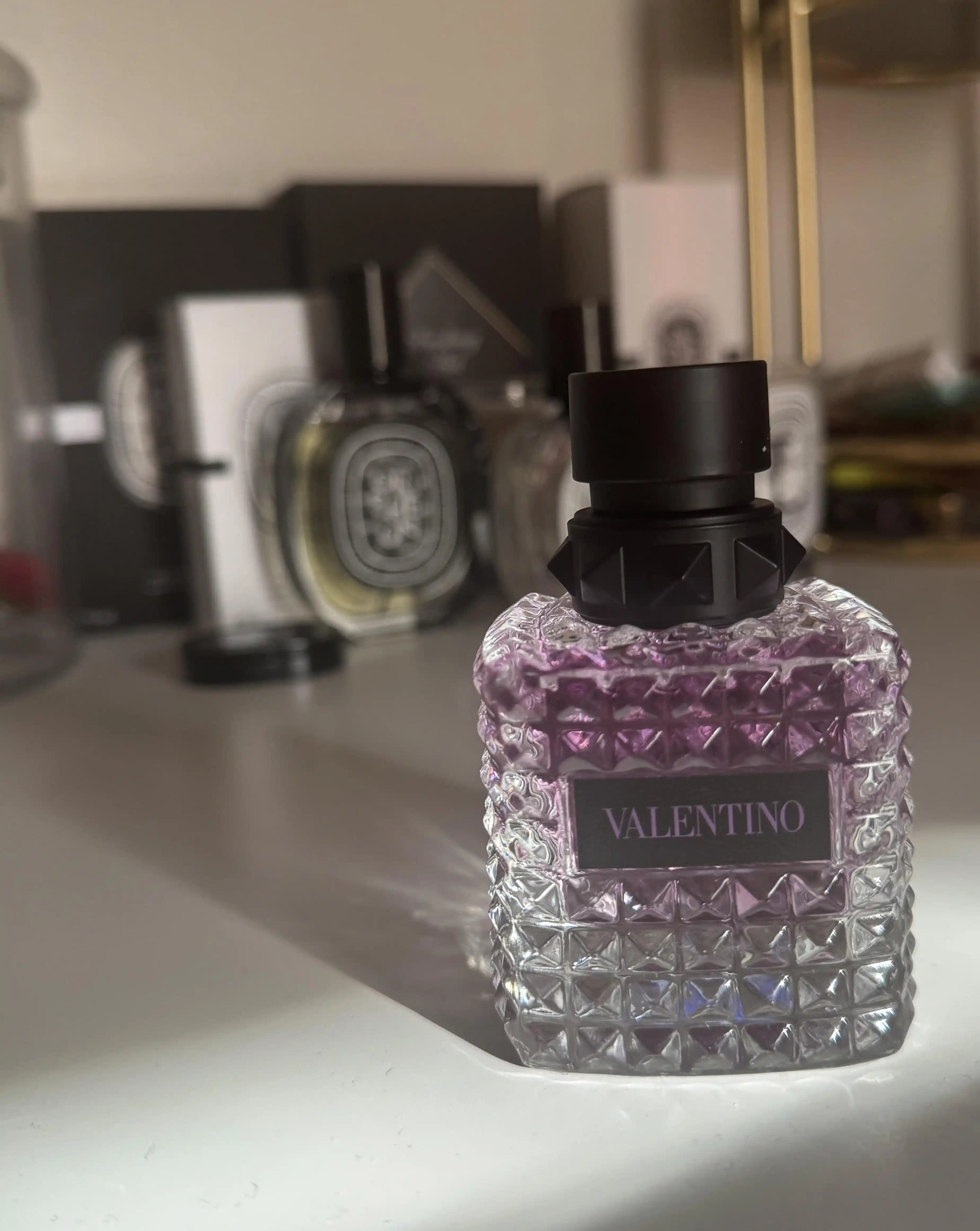 Valentino Purple Melancholia Parfümü: Koku Profili, Ten Uyumu ve Kullanıcı Deneyimleri