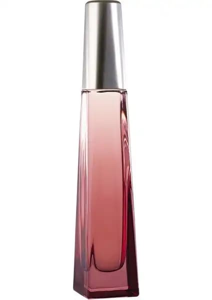 Avon Surrender Kadın Parfümü: Zarafet ve Çekiciliğin Modern Simgesi