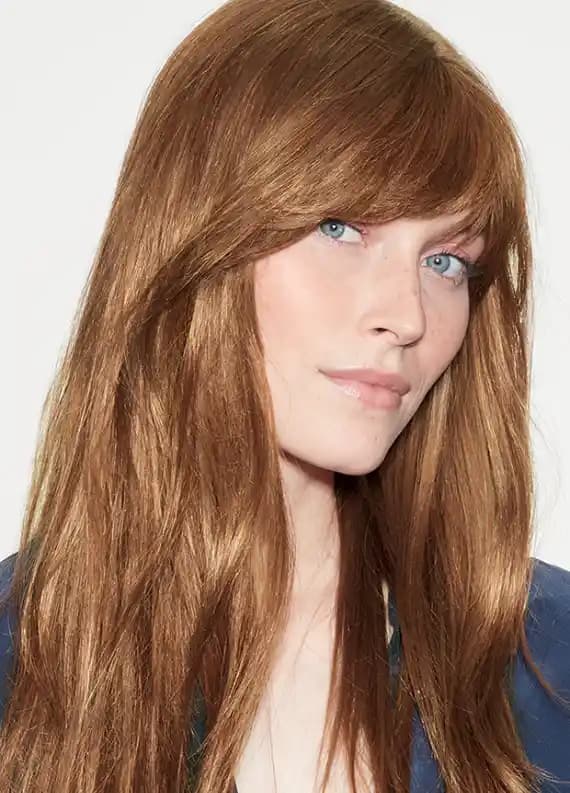 Açık Karamel Saç Rengi: Doğallık ve Şıklığı Bir Arada Sunan Modern Seçenekler