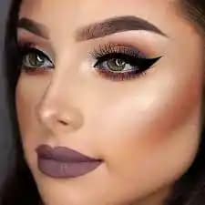 Ağır Makyaj Modelleri: Dramatik ve Çekici Görünüm Yaratmanın Yolları