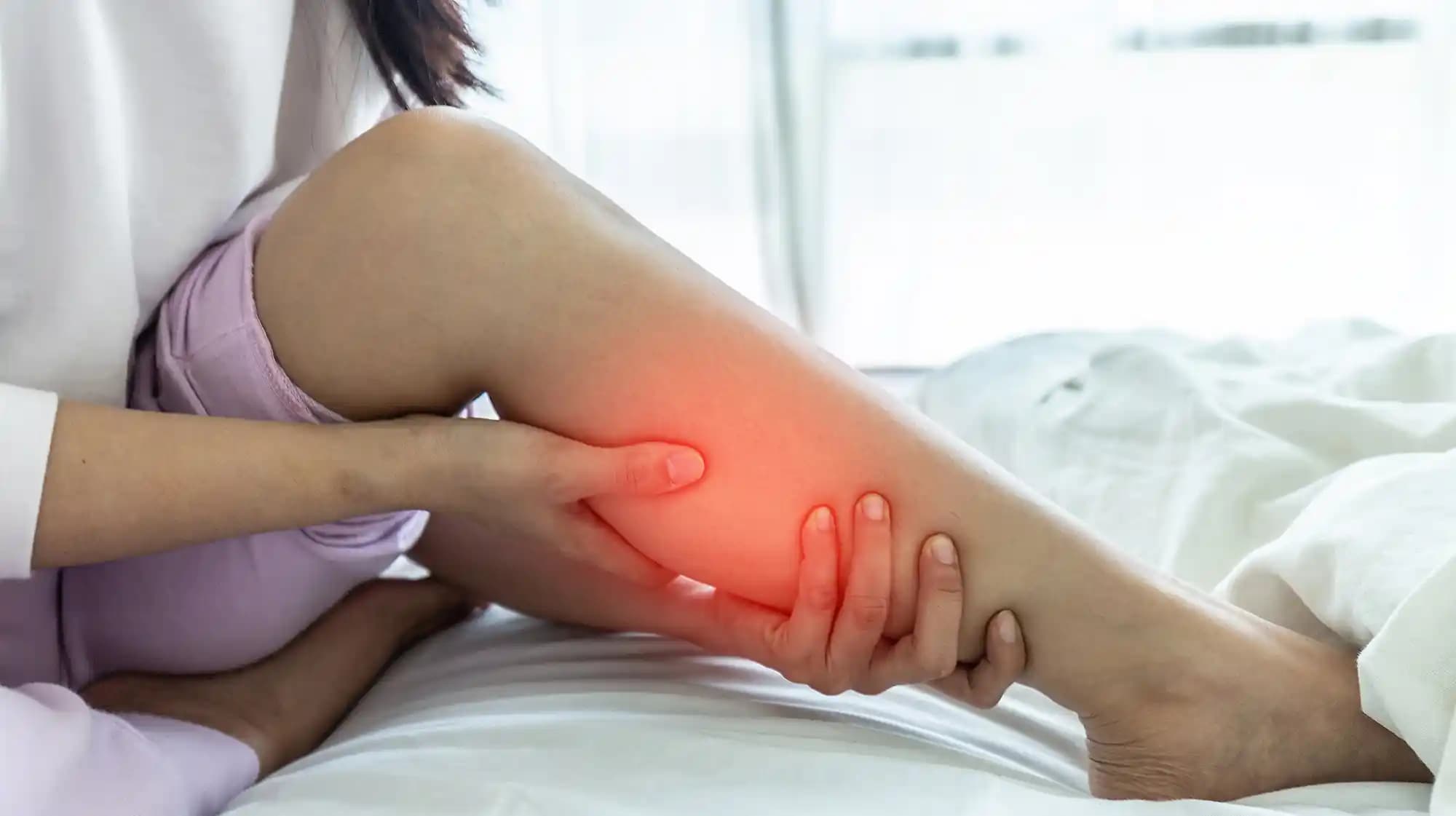 Bacak Arası Kızarıklığını Azaltan Etkili Kozmetik ve Günlük Bakım Yöntemleri