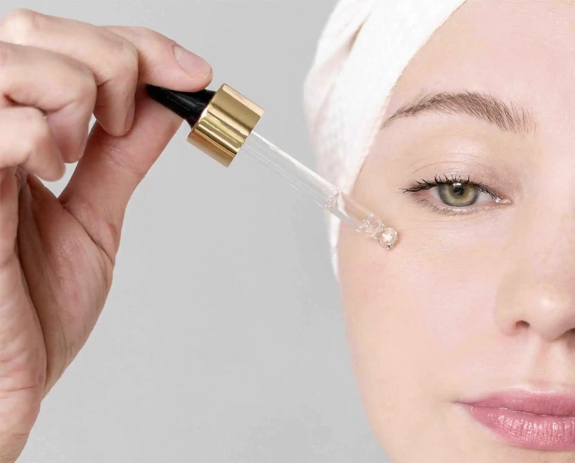 Cilt Bakımında Serum Kullanımı: Doğru ve Etkili Uygulama Yöntemleri ve İpuçları