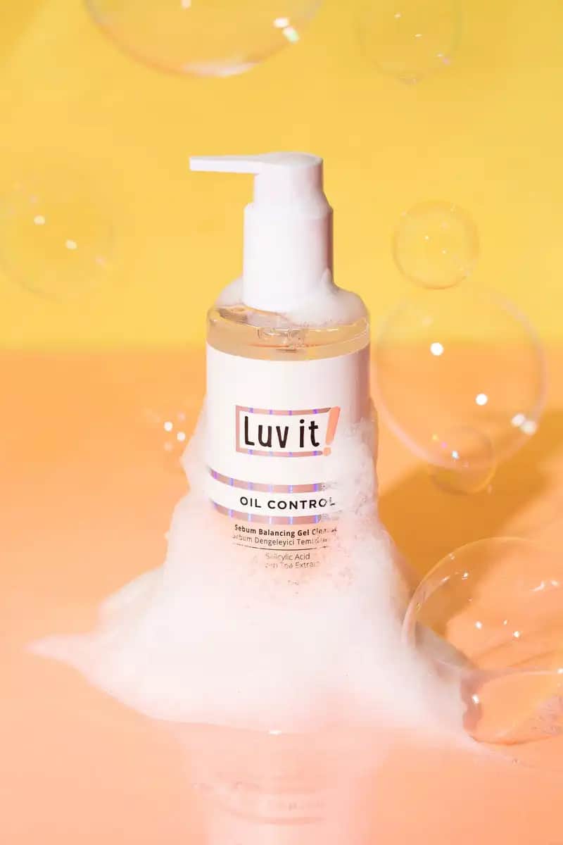 Cilt Bakımında Temizleme Jelleri: Luv It Temizleme Jeli ile Sağlıklı Cilt Bakımı