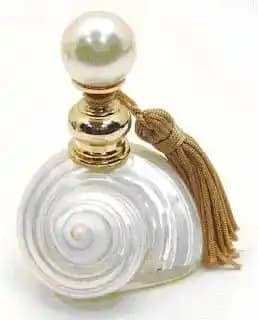 Değişik Parfüm Şişeleri: Tasarım ve Estetiğin Kozmetik Dünyasındaki Yeri ve Trendleri