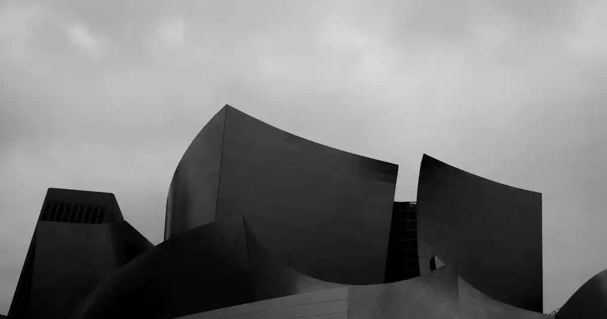 Dewy Görünüm Nedir, Nasıl Elde Edilir ve Kozmetik Trendleri Hakkında Bilgiler