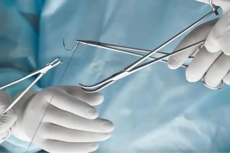 Dikiş Alındıktan Sonra Doğru Cilt Bakımı ve Banyo Yapma Yöntemleri