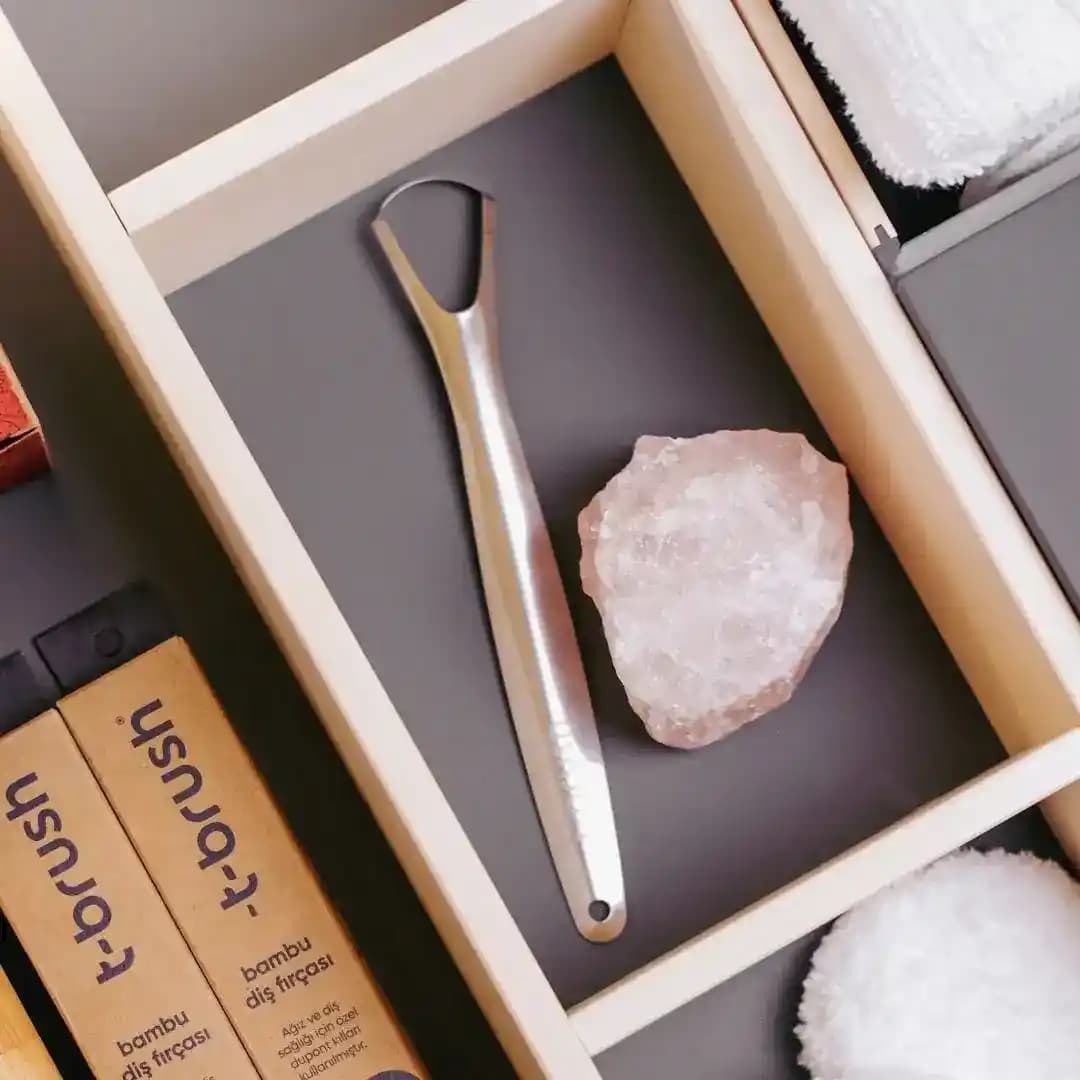 Dil Temizleyicilerin Ağız Sağlığı ve Güzellikteki Önemi Hakkında Detaylı Bilgi