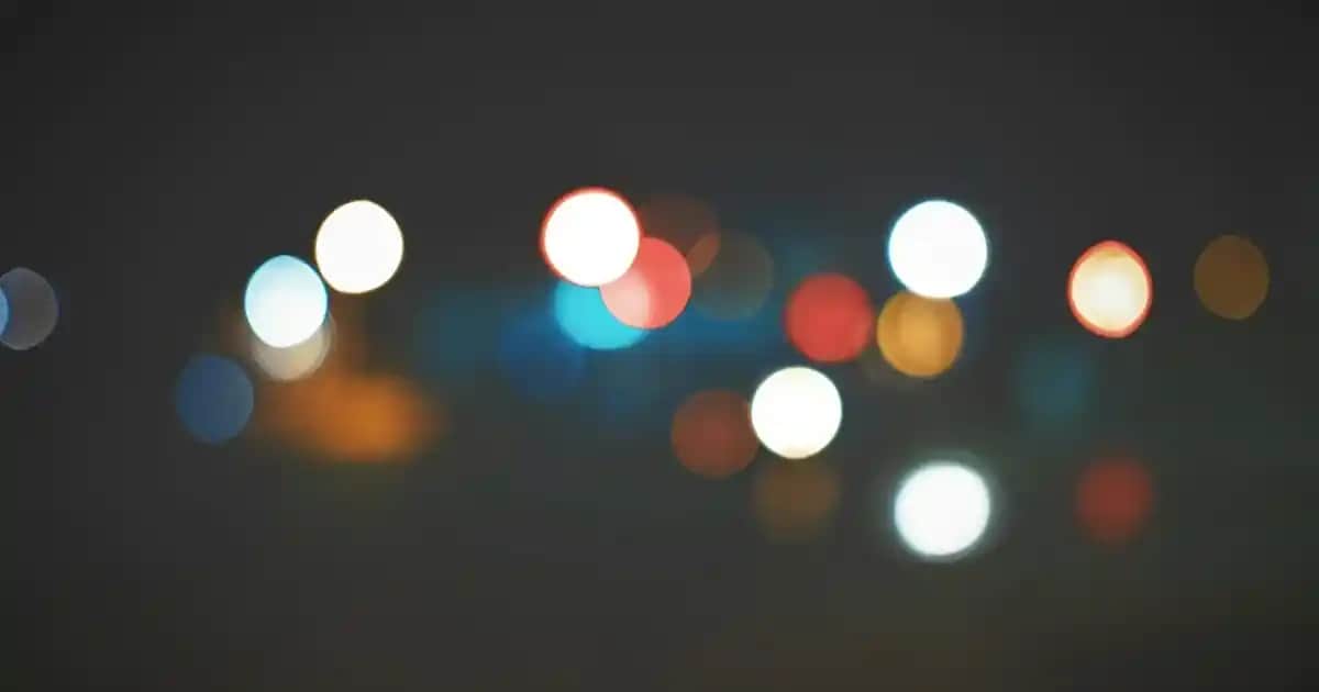 Emily 203 Dudak Kalemi: Uzun Süreli ve Doğal Görünüm Sağlayan Kozmetik Ürünü