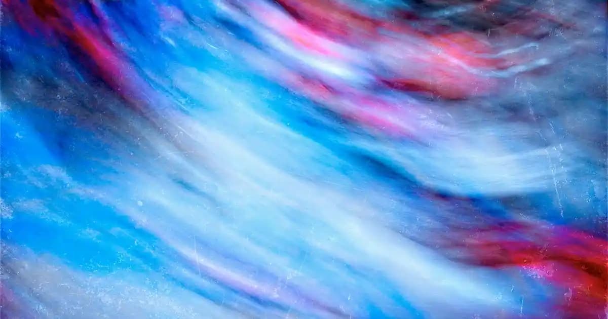 Emily Beyaz Göz Kalemi: Gözlerinizi Büyük ve Çekici Gösteren Makyaj Aracı