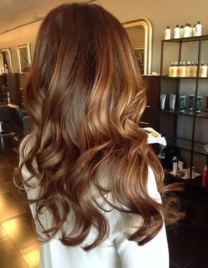 En Güzel Koyu Saç Renkleri ve Doğal Görünüm İçin Bakım İpuçları