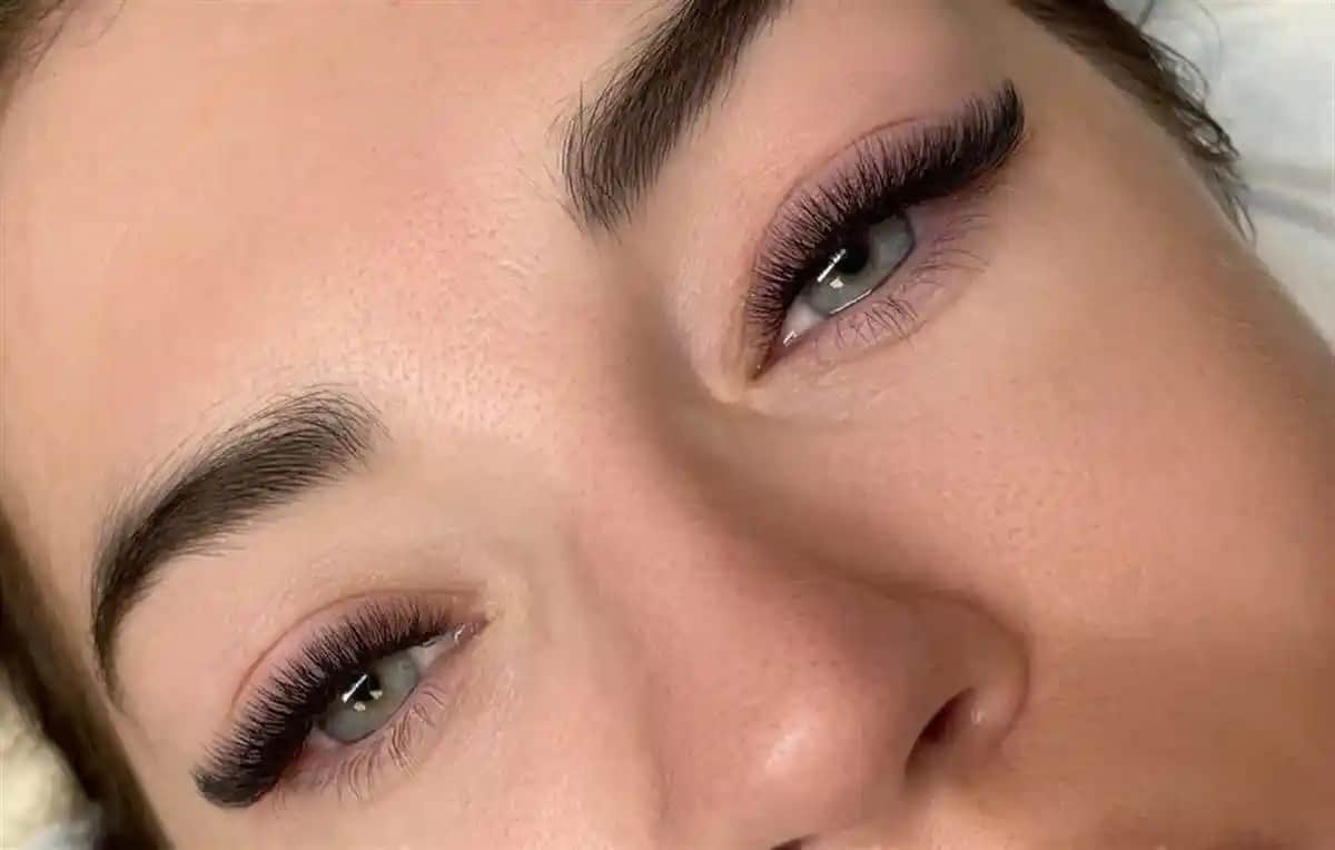 Evde İpek Kirpik Çıkarma Yöntemleri ve Güvenli Uygulama İpuçları