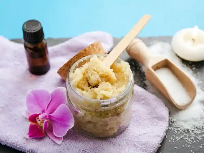 Evde Vücut Peelingi ile Batıklarla Mücadele: Doğal ve Etkili Çözümler