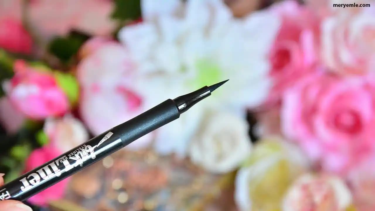 Eyeliner Kalemleri: Gözlere Şıklık ve Çekicilik Katmanın Temel Yöntemleri ve Kullanım İpuçları