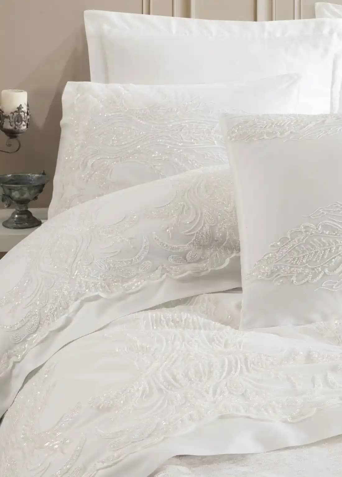 Gelin Setleri ve Kozmetik Ürünleriyle Düğün Gününüzü Unutulmaz Kılın