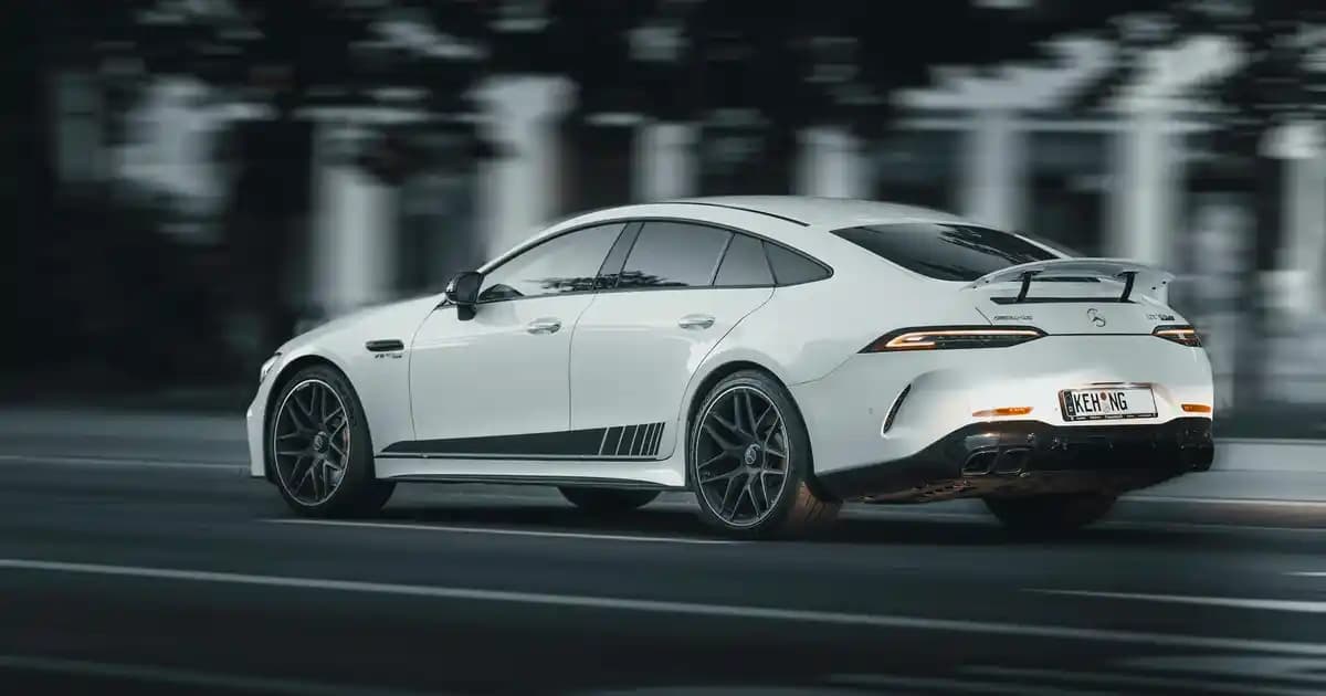 Göz Kapağı Kırışıklıklarına Karşı Etkili Çözüm Yöntemleri ve Bakım Tavsiyeleri