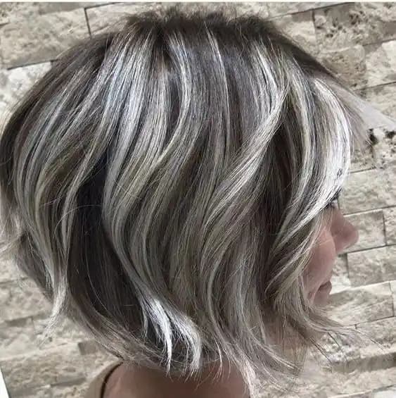 Gri ve Sarı Saç Renkleri: Modern Trendler ve Bakım İpuçlarıyla Kendinizi Yansıtın