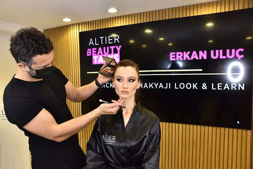 İstanbul'da Makyaj Kurslarıyla Profesyonel Güzellik ve Sanat Yolculuğu Başlatın