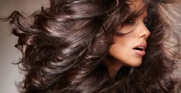 Kahverengi Saç Renkleri Kataloğu: Çikolata Kahverenginin Doğallığı ve Şıklığı