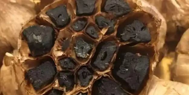 Kara Sarımsak Yağı ve Kozmetikteki Kullanım Fırsatları Güzellikte Doğal Çözümler