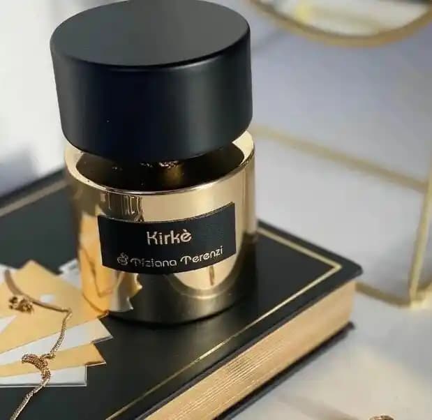 Kirke Bayan Parfümü: Zarif ve Kalıcı Kadın Kokuları ile Kendinizi İfade Edin