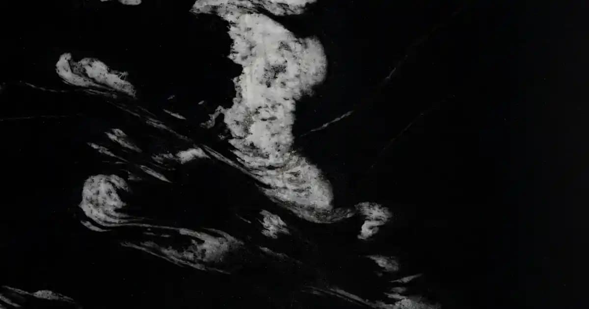 Kırmızı Dudak Kalemi Kullanımı ve Trendleri: Makyajda Şıklık ve Dayanıklılık