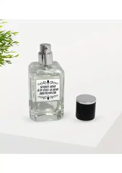 Kişiye Özel Parfüm: Kendinize Özgü Kokular Yaratmanın Modern Yöntemleri ve Avantajları