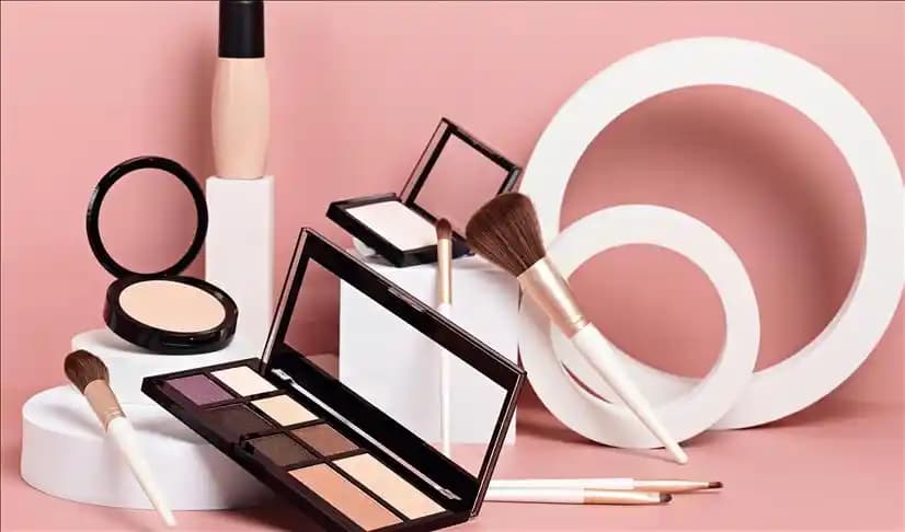 Kozmetik Sektöründe Bayilik Veren Firmalar ve İş Fırsatları Analizi