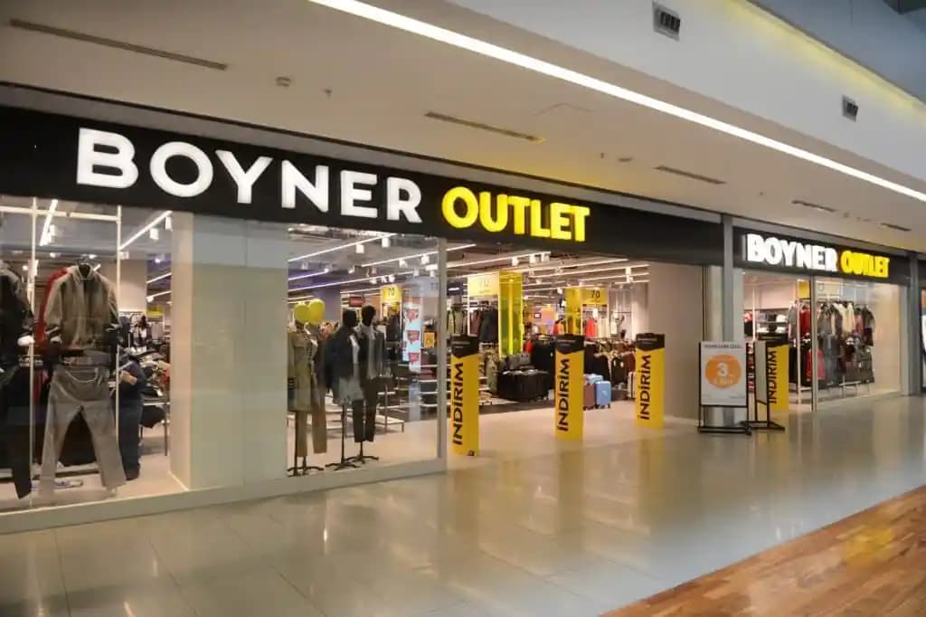 Kozmetik Sektöründe Outlet Ürünleri: Güvenli ve Uygun Fiyatlı Alışveriş İpuçları