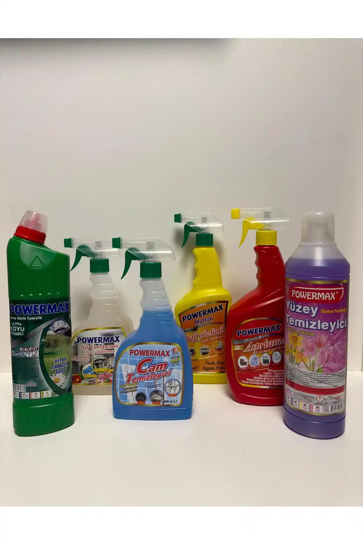 Kozmetikte Temizleyicilerin Önemi ve Doğru Kullanım Yöntemleri