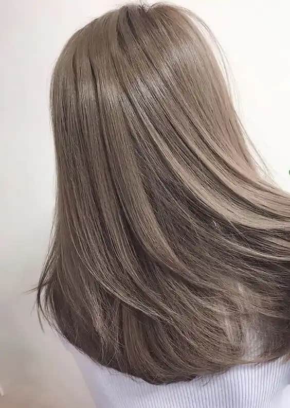 Küllü Kumral Saç Rengi: Doğal ve Şık Bir Görünüm İçin En İyi Seçenek