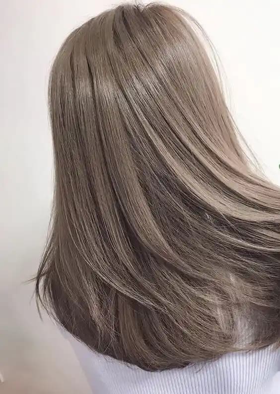 Küllü Kumral Saç Rengi: Doğal ve Şık Bir Görünüm İçin En İyi Seçenek