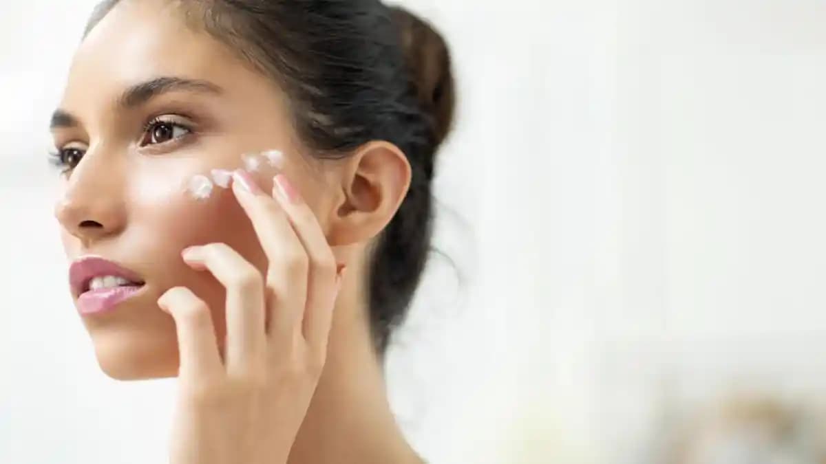 Kuru Cilt Özellikleri ve Doğru Bakım Yöntemleri Hakkında Kapsamlı Rehber