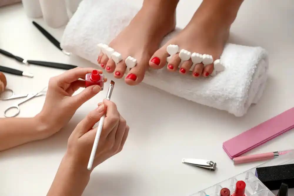 Kuru Pedikür Nedir ve Sağlıklı Ayaklar İçin Doğru Uygulama Yöntemleri
