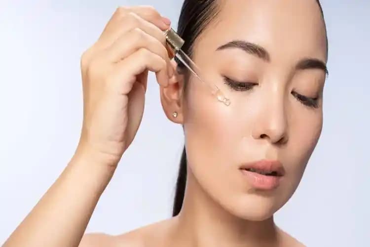 Niacinamide Göz Çevresinde Kullanımı ve Cilt Bakımında Bilinmesi Gerekenler