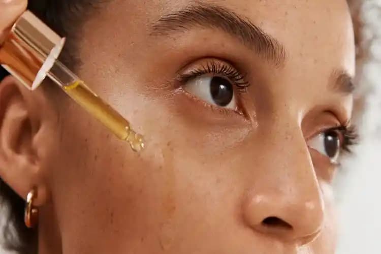 Niacinamide Serumları Yıkanabilir mi? Cilt Bakımında Doğru Kullanım ve Bilmeniz Gerekenler