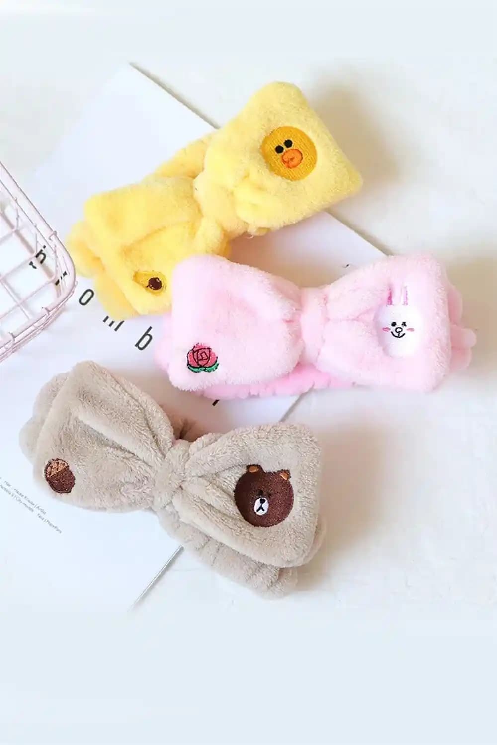 Peluş Saç Bandı Modada Rahatlık ve Şıklığın Yeni Simgesi