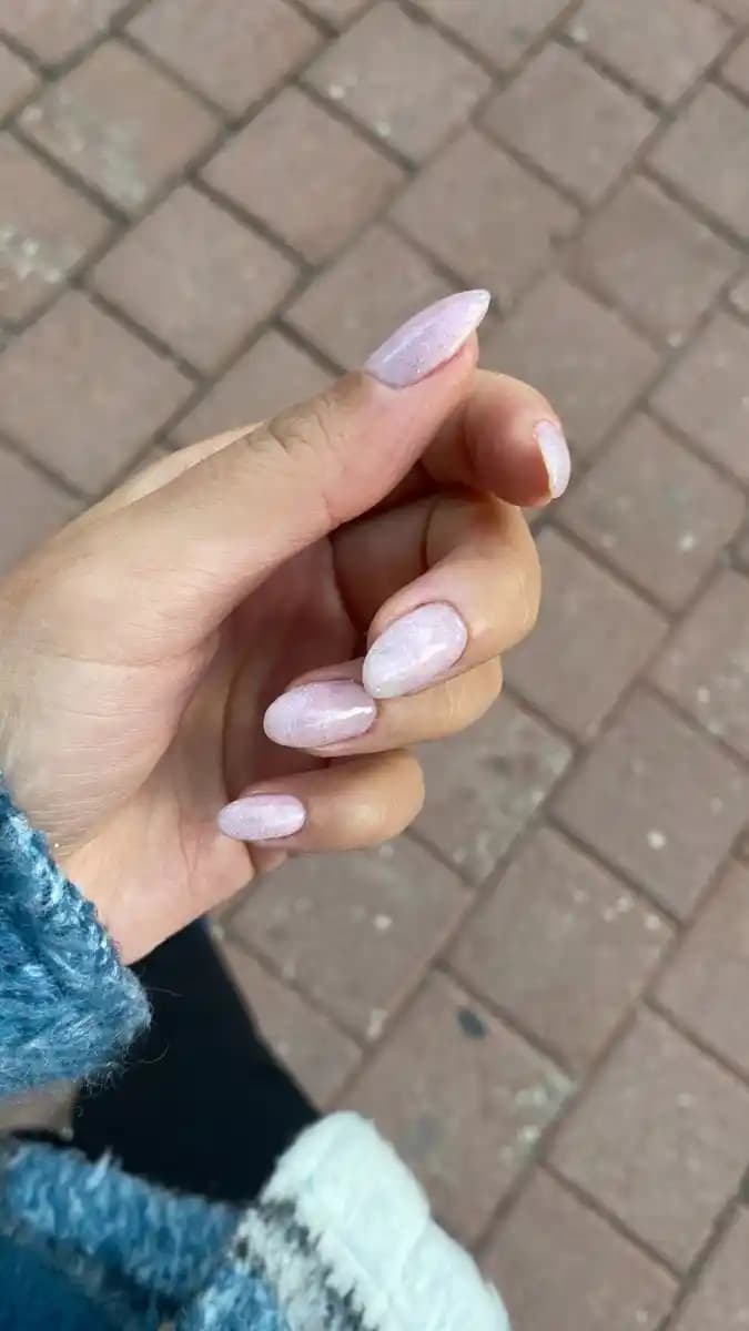 Pembe Kalıcı Oje Modelleri ve Trendleri: Uzun Süre Dayanan Şık Tasarımlar