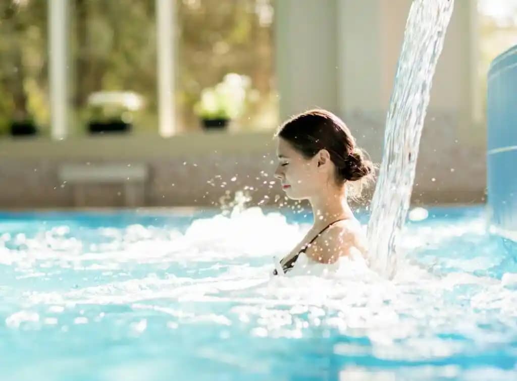 Regl Döneminde Havuz Kullanımı ve Yüzme Rehberi: Hijyen ve Konfor İpuçları