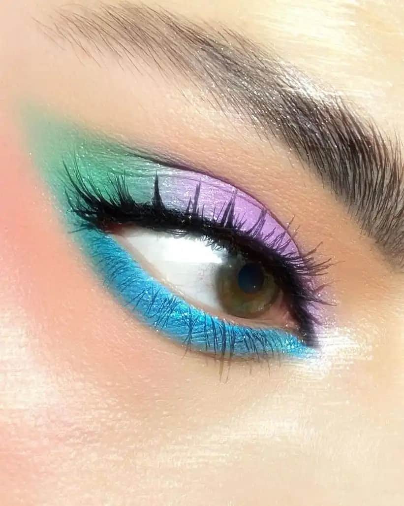 Renkli Gözler İçin Makyaj Teknikleri ve Trendler Hakkında Detaylı Rehber