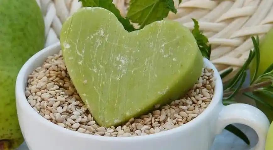 Sabunun Güzellik ve Cilt Sağlığındaki Yeri: Doğal ve Kozmetik Sabunların Önemi