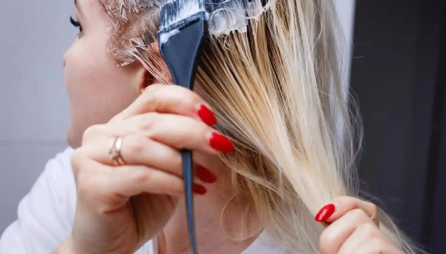 Saç Boyasına Saç Kremi Katmak Doğru Mu Uzman Görüşleri ve En İyi Uygulama Yöntemleri