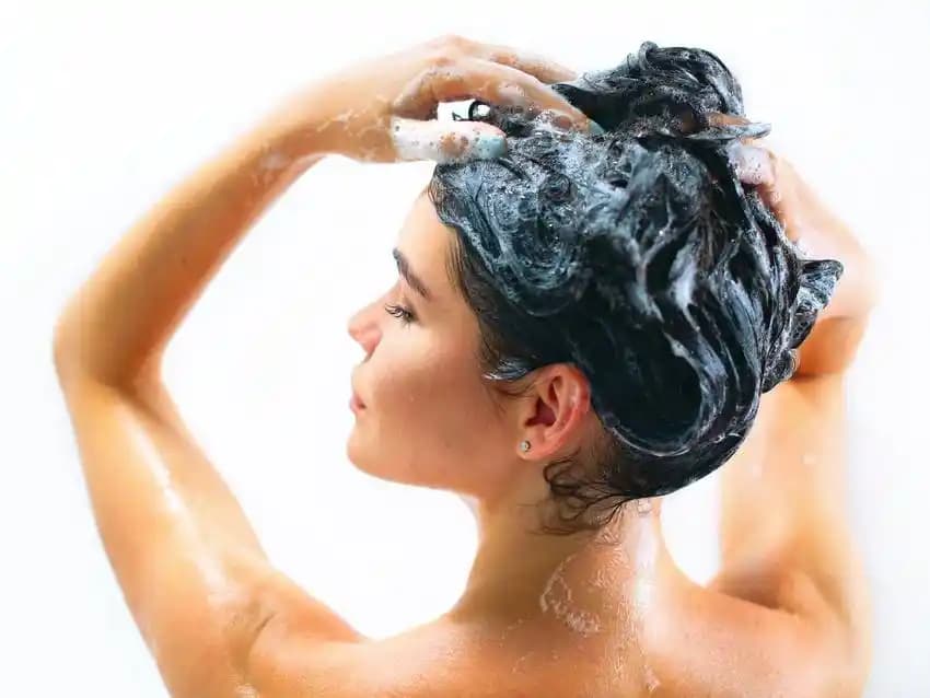 Saç Dökülmesine Karşı Etkili Yöntemler ve Güncel Bakım Tavsiyeleri