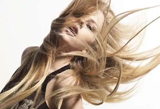 Saç Yanması Nedenleri ve Etkili Bakım Yöntemleri Hakkında Kapsamlı Rehber