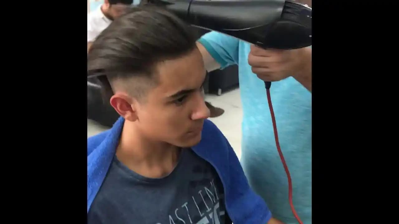 Saçların ıslak görünmesini sağlayan ürünler ve bakım ipuçları