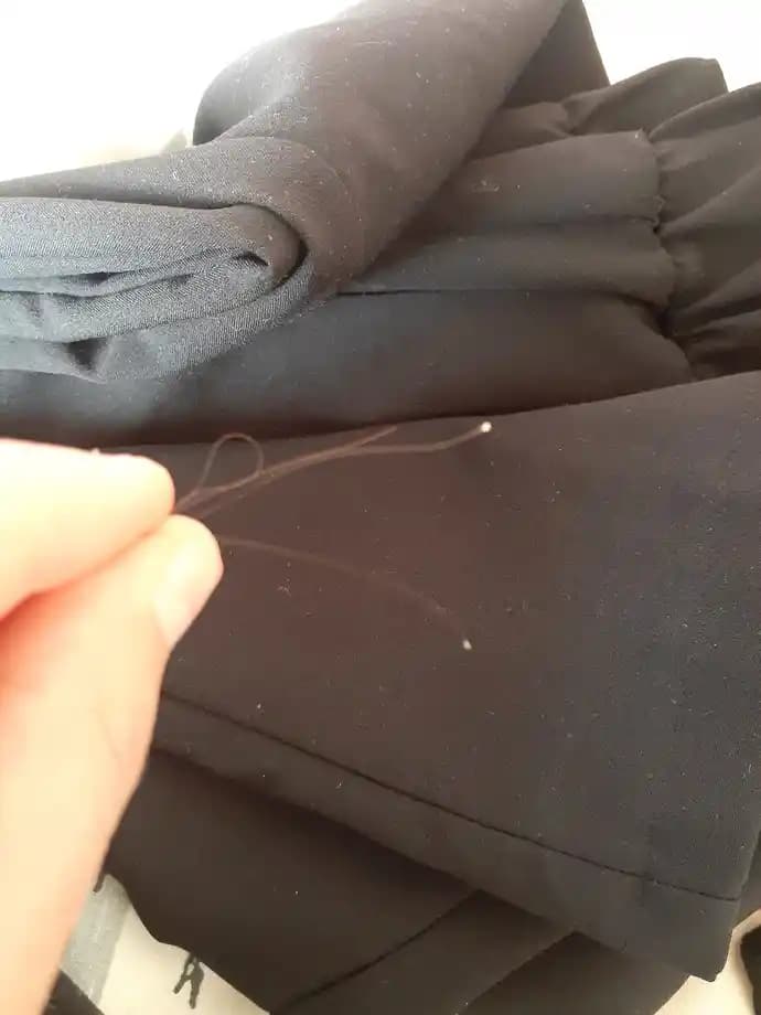 Saçta Beyaz Parçacıklar ve Dökülme Nedenleri ile Çözüm Yolları Hakkında Detaylı Bilgi