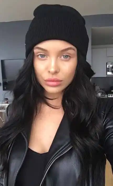 Siyah Saç ve Esmer Ten Uyumunu En İyi Şekilde Yansıtma Rehberi