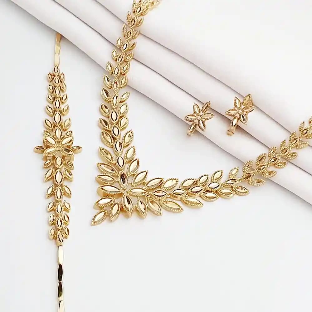 Takıların Güzelliği ve Anlamı: Kişisel Stilinizde Önemli Bir Yeri